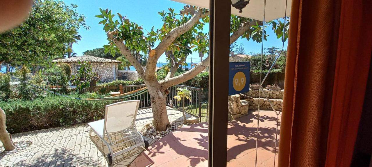 A Due Passi Dal Mare Con Piscina Villa Fontane Bianche Exterior photo